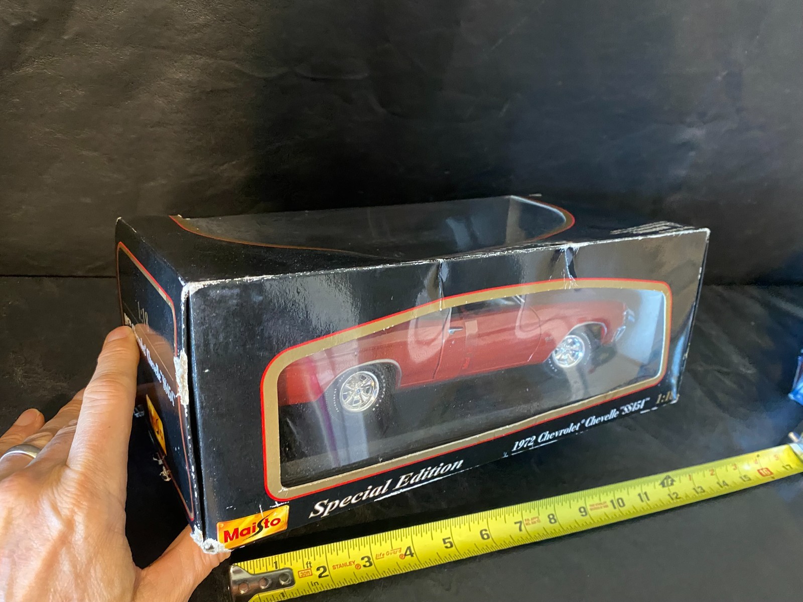 Maisto Special Edition 1972 Chevrolet Chevelle SS454 diecast 1:18 car Red/Orange