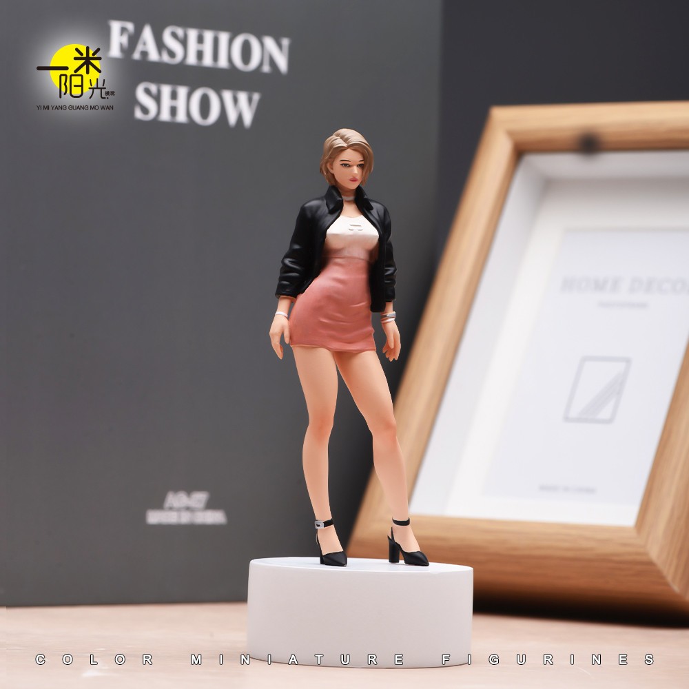 1/18 Sexy Mini skirt Dress Female Girl Scene Miniature Figure Doll Model Gift
