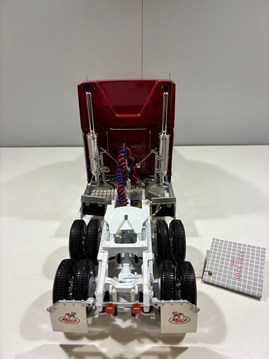 Franklin Mint – 1993 Mack Truck And Trailer – 1:32 Scale