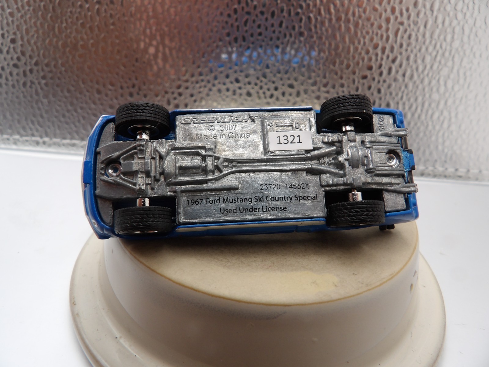 1967 FORD MUSTANG SKI COUNTRY SPECIAL 2020 GREENLIGHT HOLLYWOOD SERIES 1:64