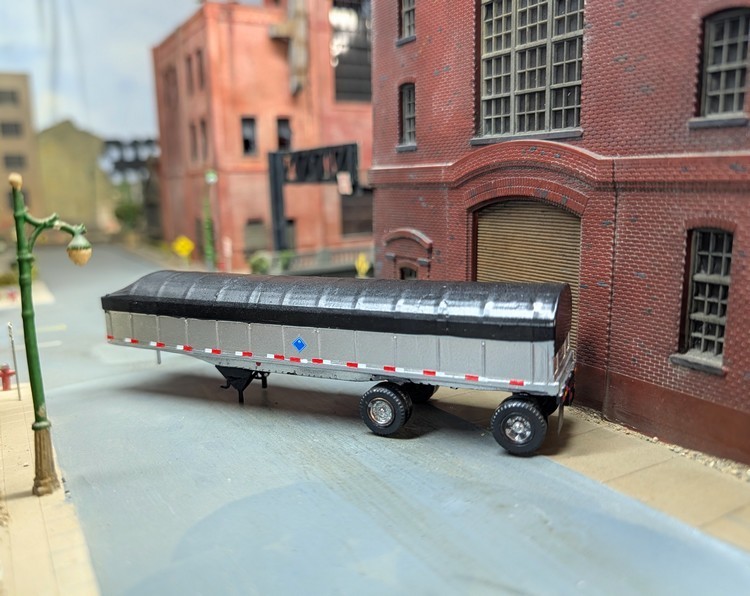 1/87 HO Scale Custom Built Tandem Spread Axle Covered Axle Dump Trailer.