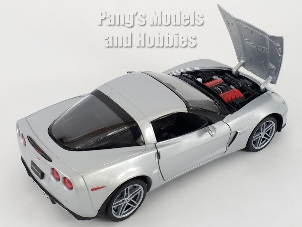2007 Chevrolet Corvette Z06 C6 1/24 Scale Diecast Model by Welly – SILVER