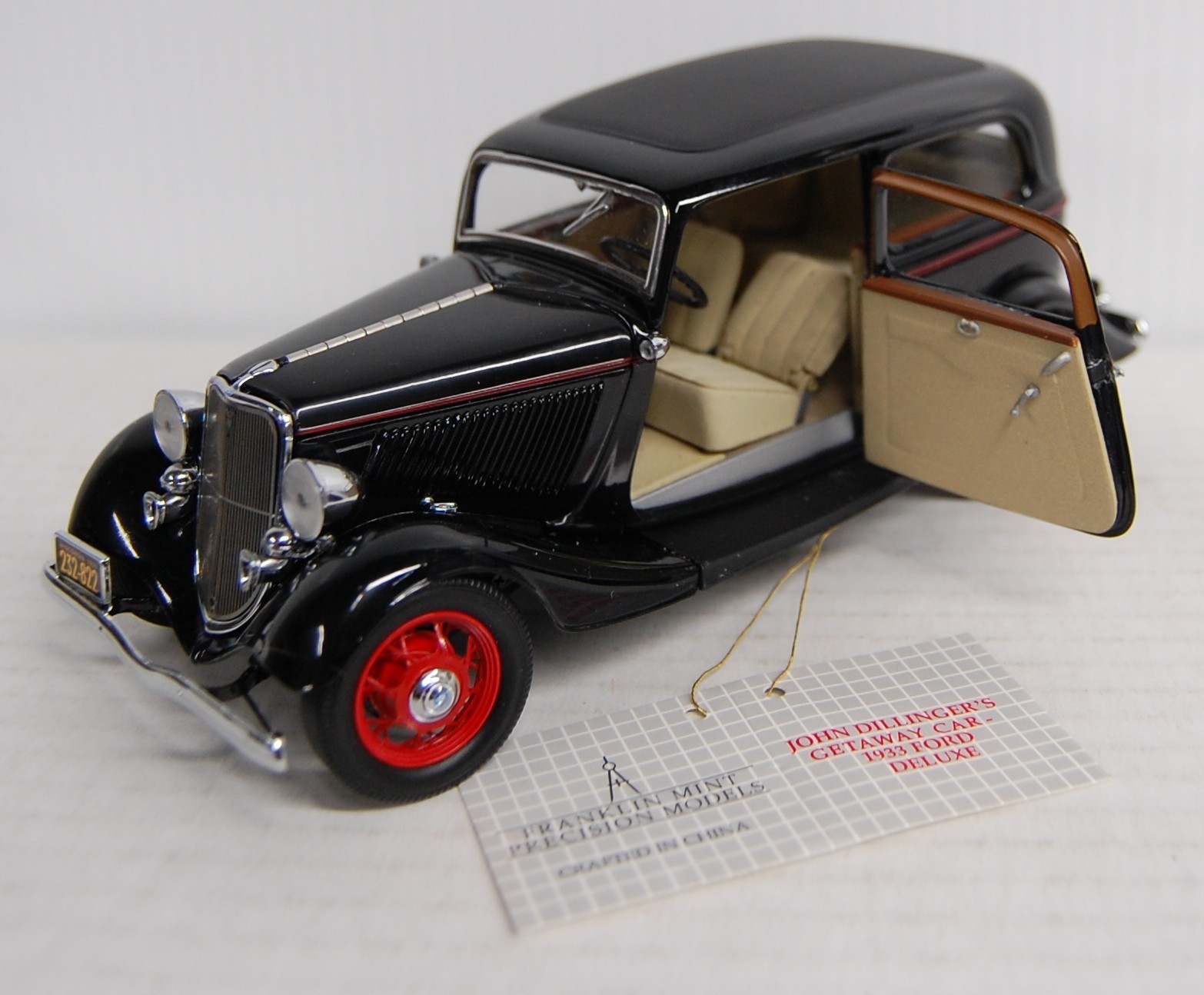 Franklin Mint John Dillinger’s Getaway Car 1933 Ford Deluxe 1:24 Broken Pcs READ