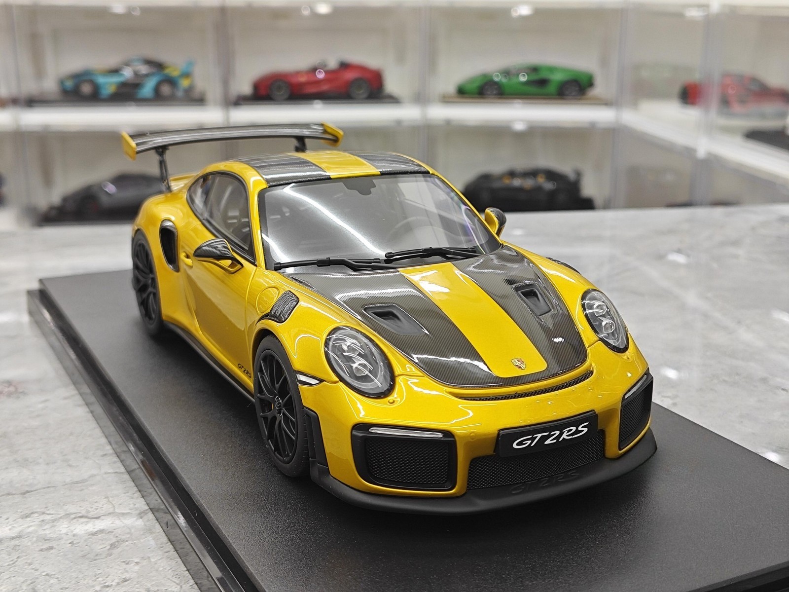 GT Spirit 1:18 Porsche 991.2 GT2 RS Gold Limited Edition Car Model
