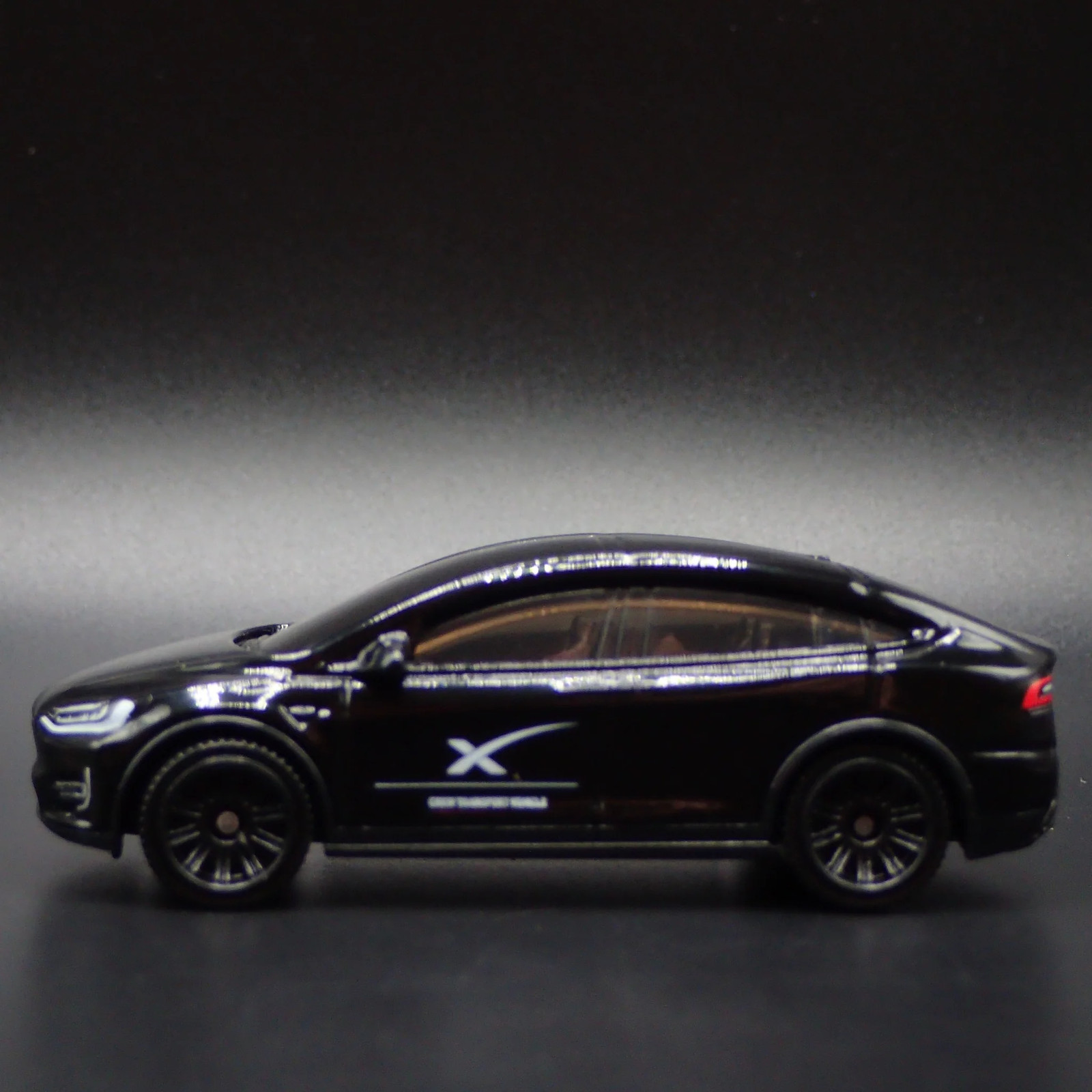 TESLA MODEL X SUV SPACE X 1:64 SCALE COLLECTIBLE DIORAMA DIECAST MODEL CAR