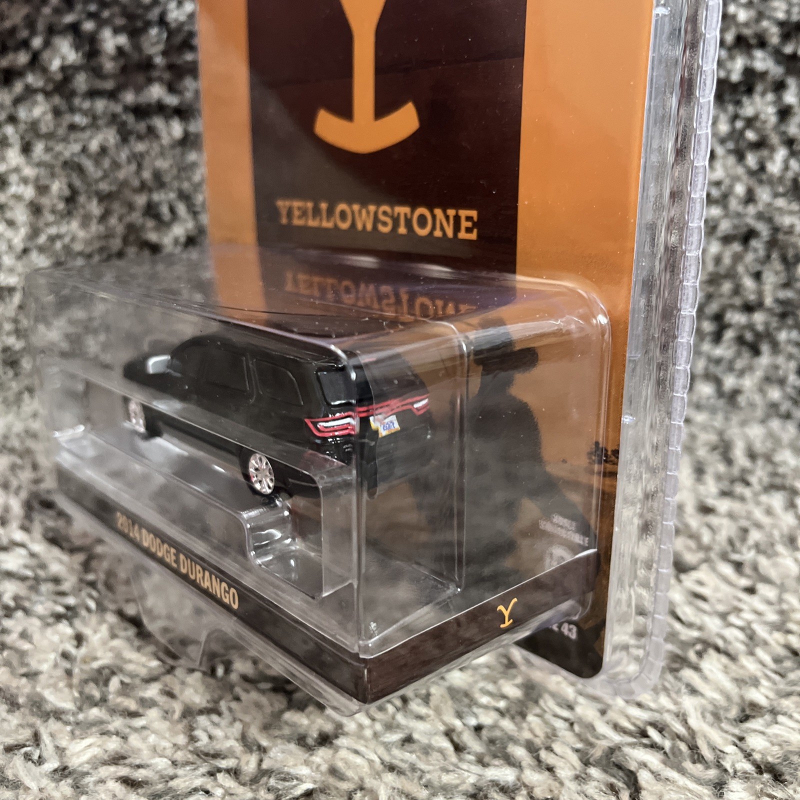 1/64 Jamie Dutton’s 2014 Dodge Durango Yellowstone Hollywood Series NEW!!
