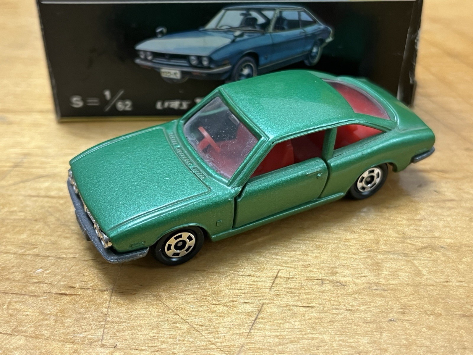 Tomy Tomica Isuzu 117 Coupe 1800XE No.10 Made In Japan