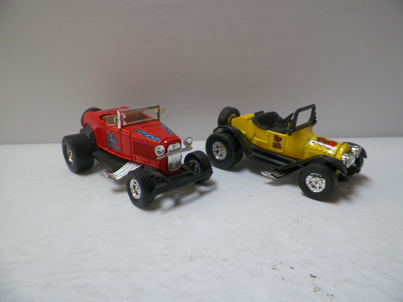 1989 Ertl Hot Roddin- Custom Street Rod/ Chevy-Ford Roadster B 32