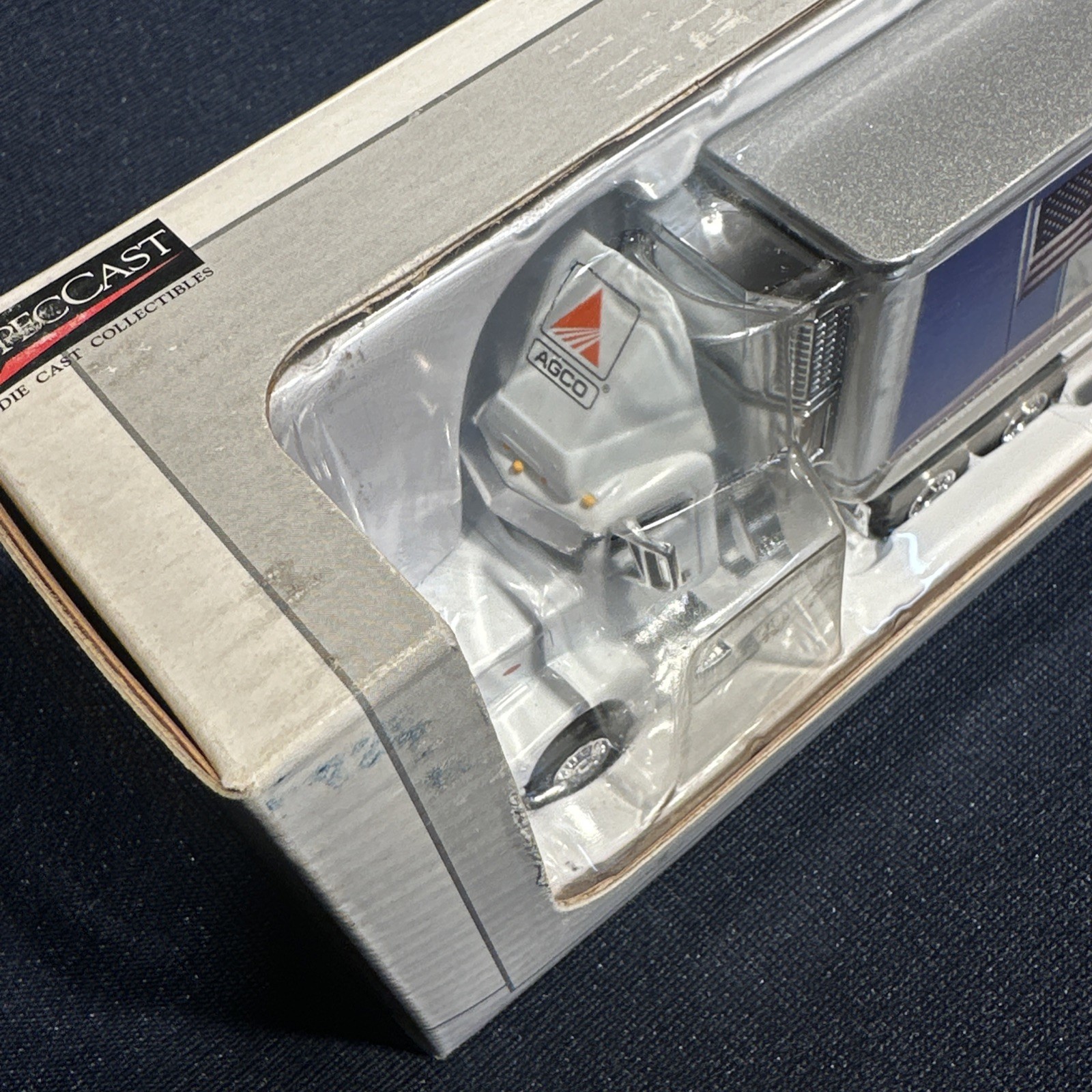 AGCO Speccast Limeted Edition Die Cast Peterbilt 385 Semi Truck 33064 NIB