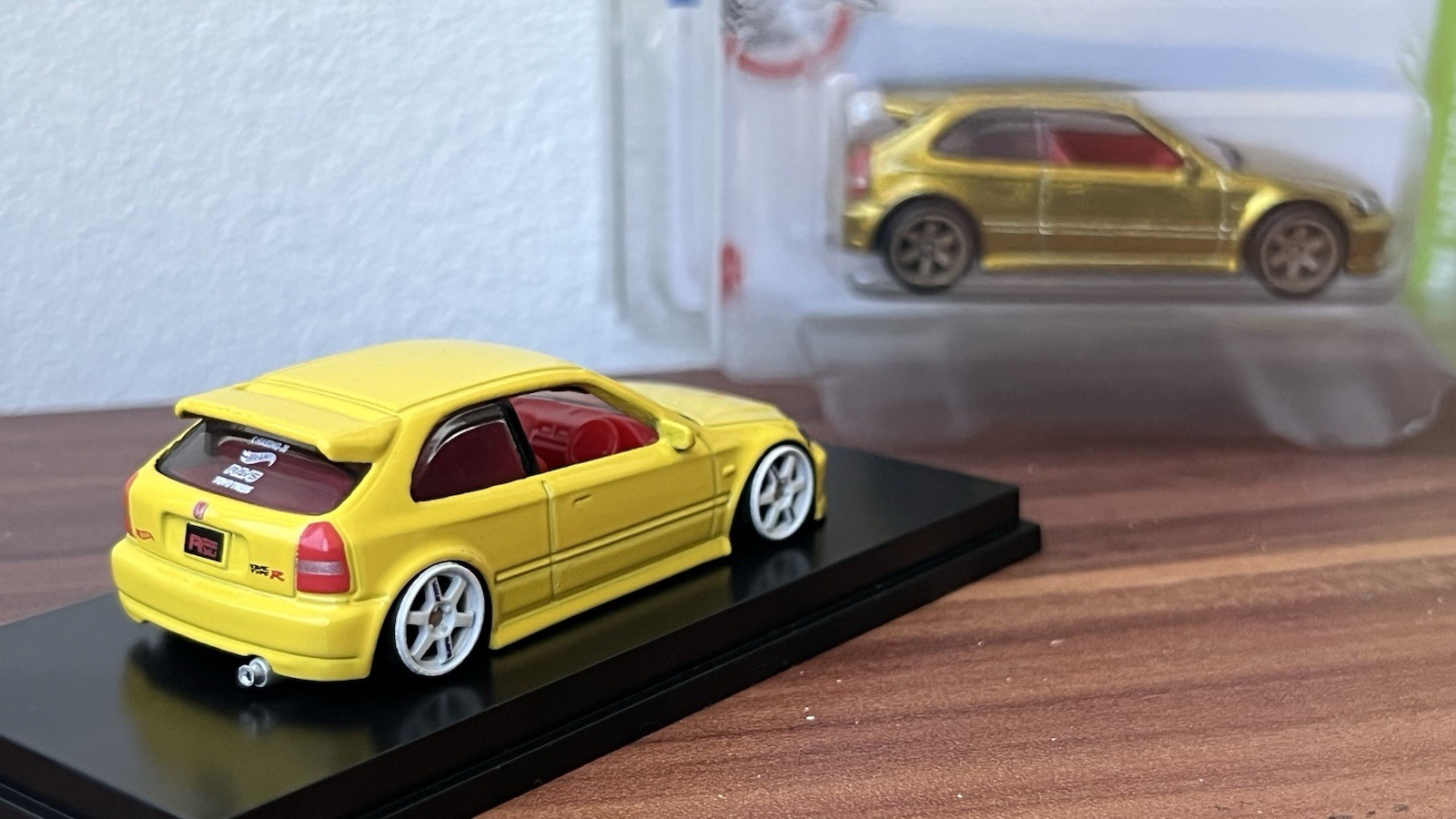 MINT Hot Wheels EK9 Honda Civic Type R Super Treasure Hunt Golden Nugget + Extra