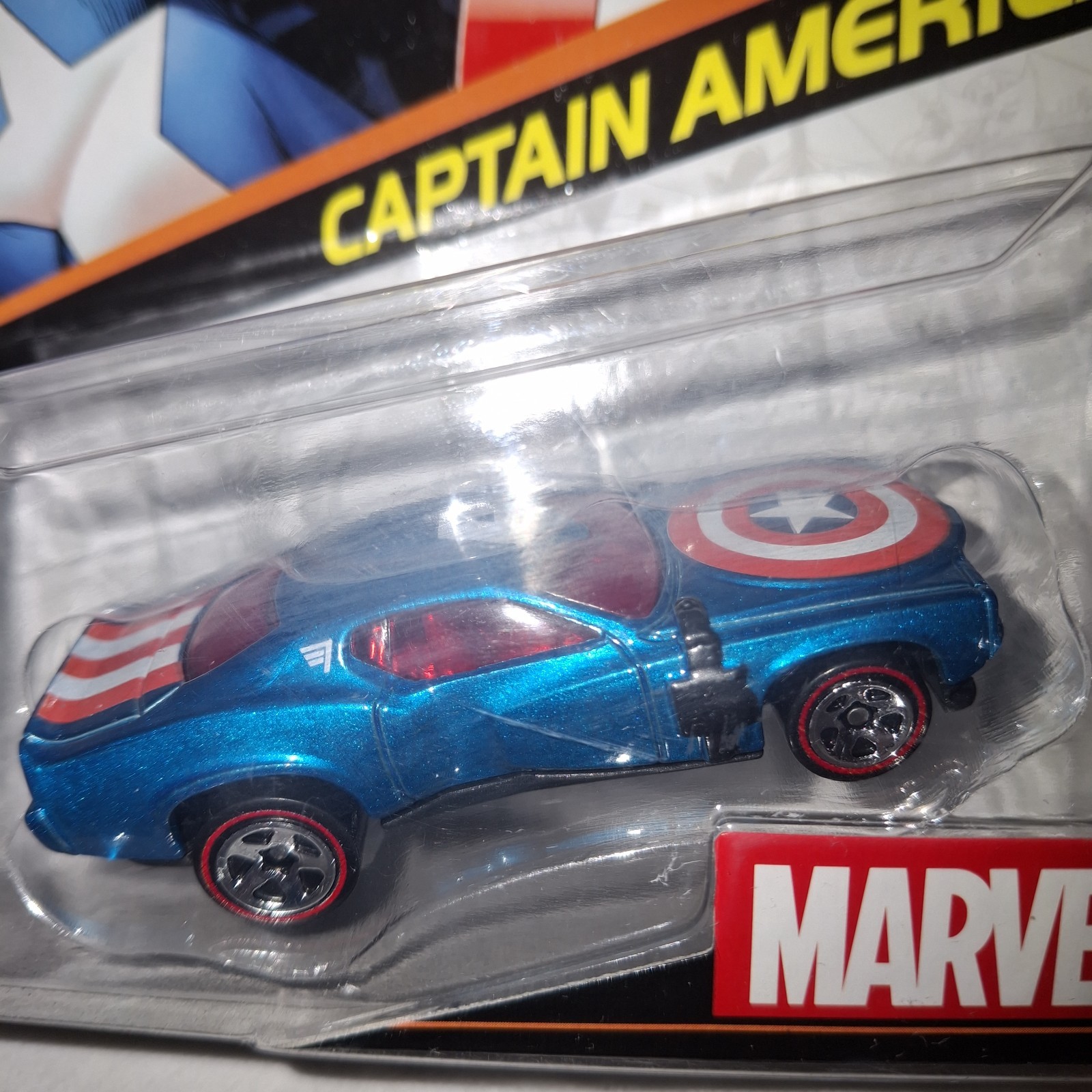 Hot Wheels 2014 Marvel #2 Character Car CAPTAIN AMERICA Mattel Scale 1:64