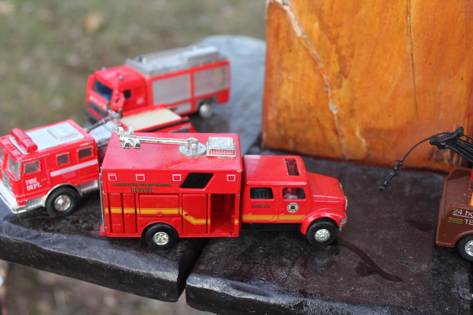 Road Champs Philly Fire Schylling Kintoy Tow Maisto Ford Tonka Truck Car Lot