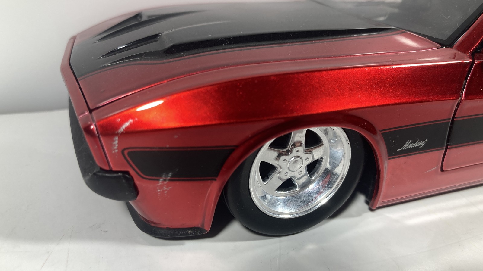 Jada Toys Bigtime Muscle 1973 Ford Mustang Mach 1 Custom Red Black 1:24 Diecast