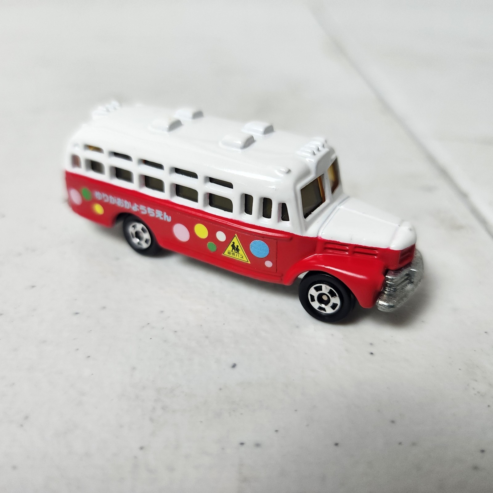 Tomica Isuzu Bonnet Bus No 6, 1:110 Scale