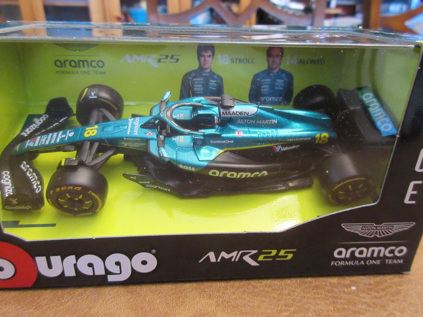 1:43 Bburago F1 AMR25 Lance Stroll Aramco Aston Martin Formula 1 Racing Car 2025