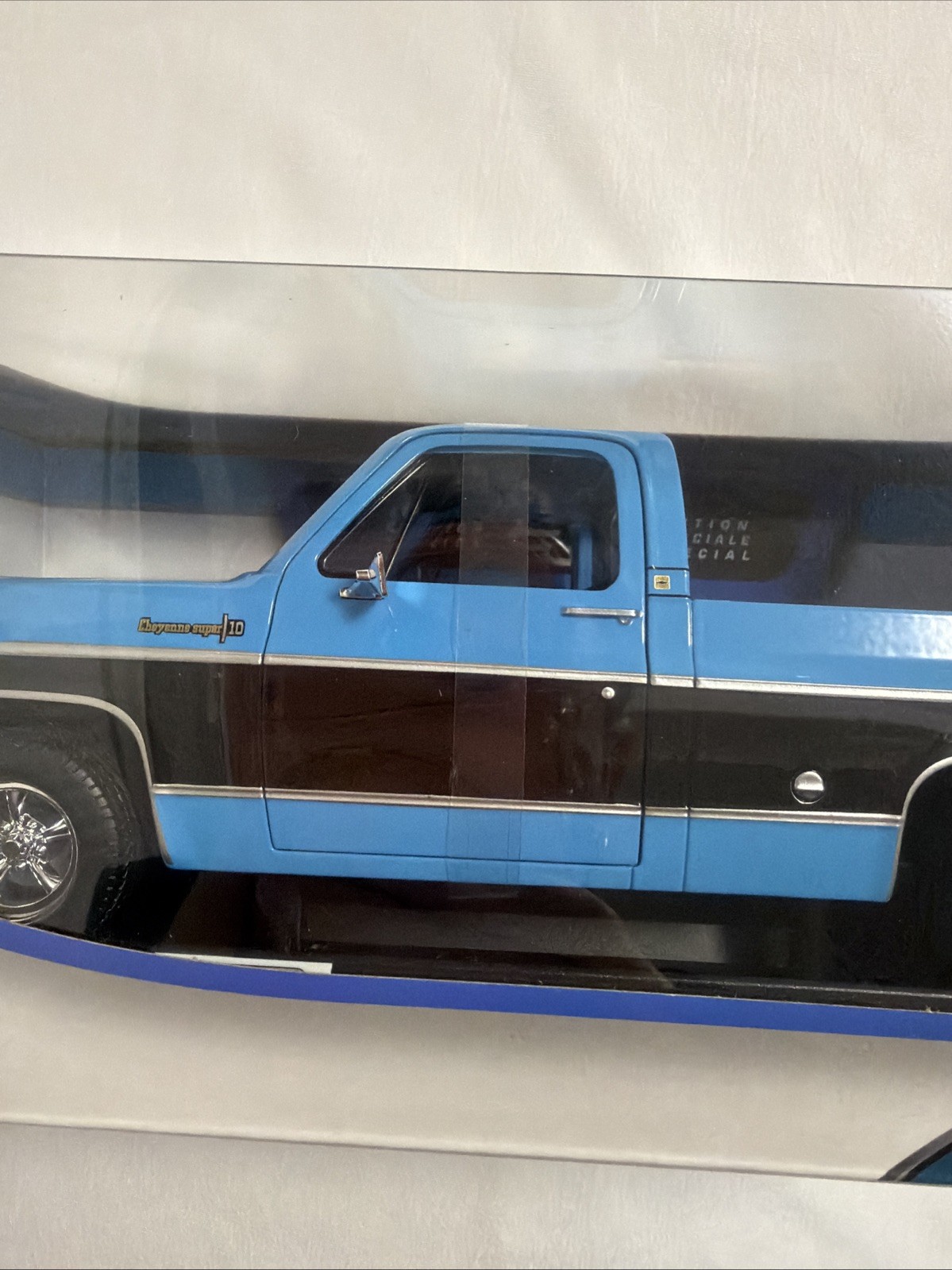 Maisto 1:18 1974 Chevrolet C10 Cheyenne Super Pickup Truck Blue Black Stripe New