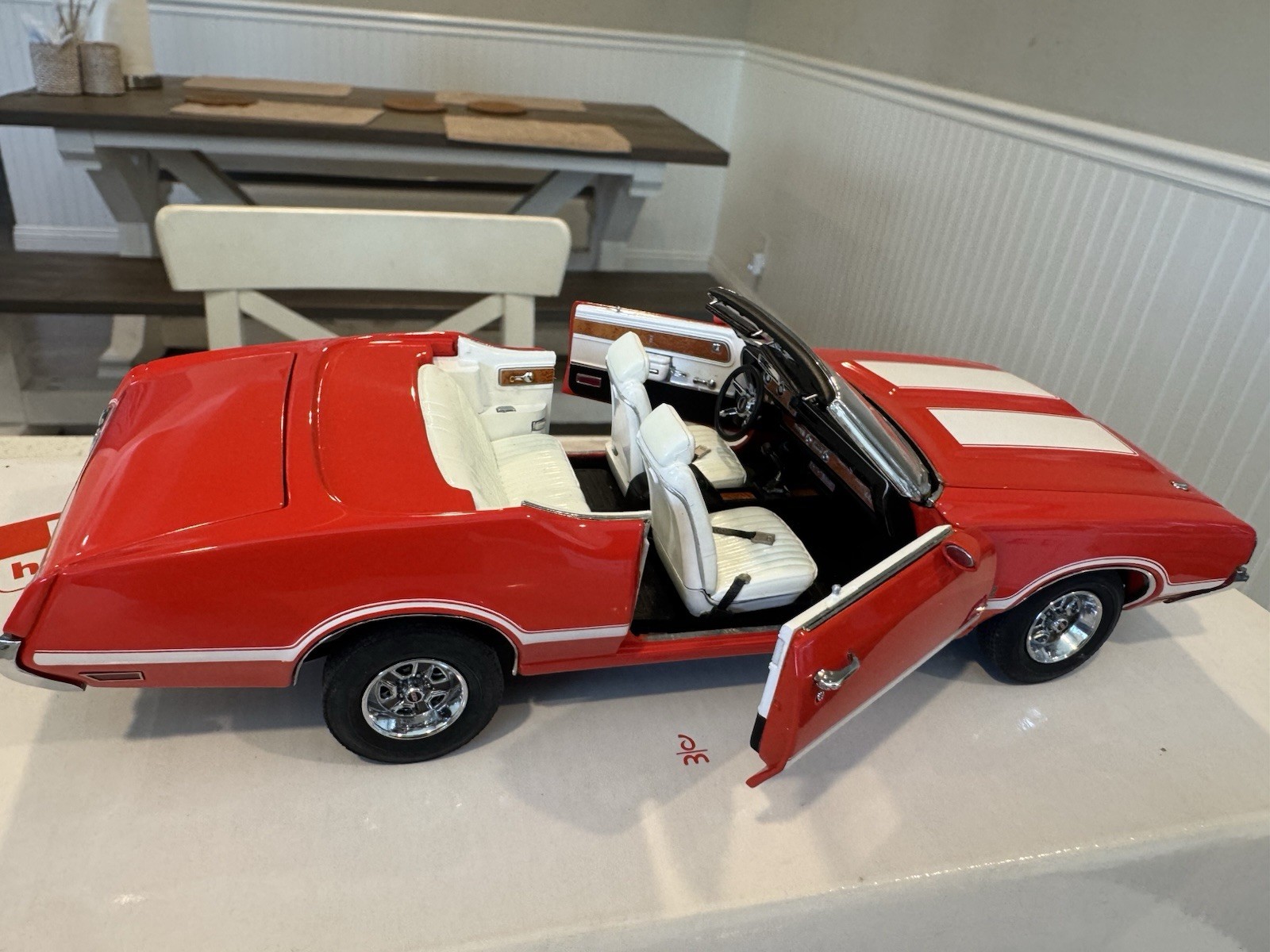 1970 Oldsmobile 442 W-30 Die Cast Model Car 1:24 Scale by the Danbury Mint