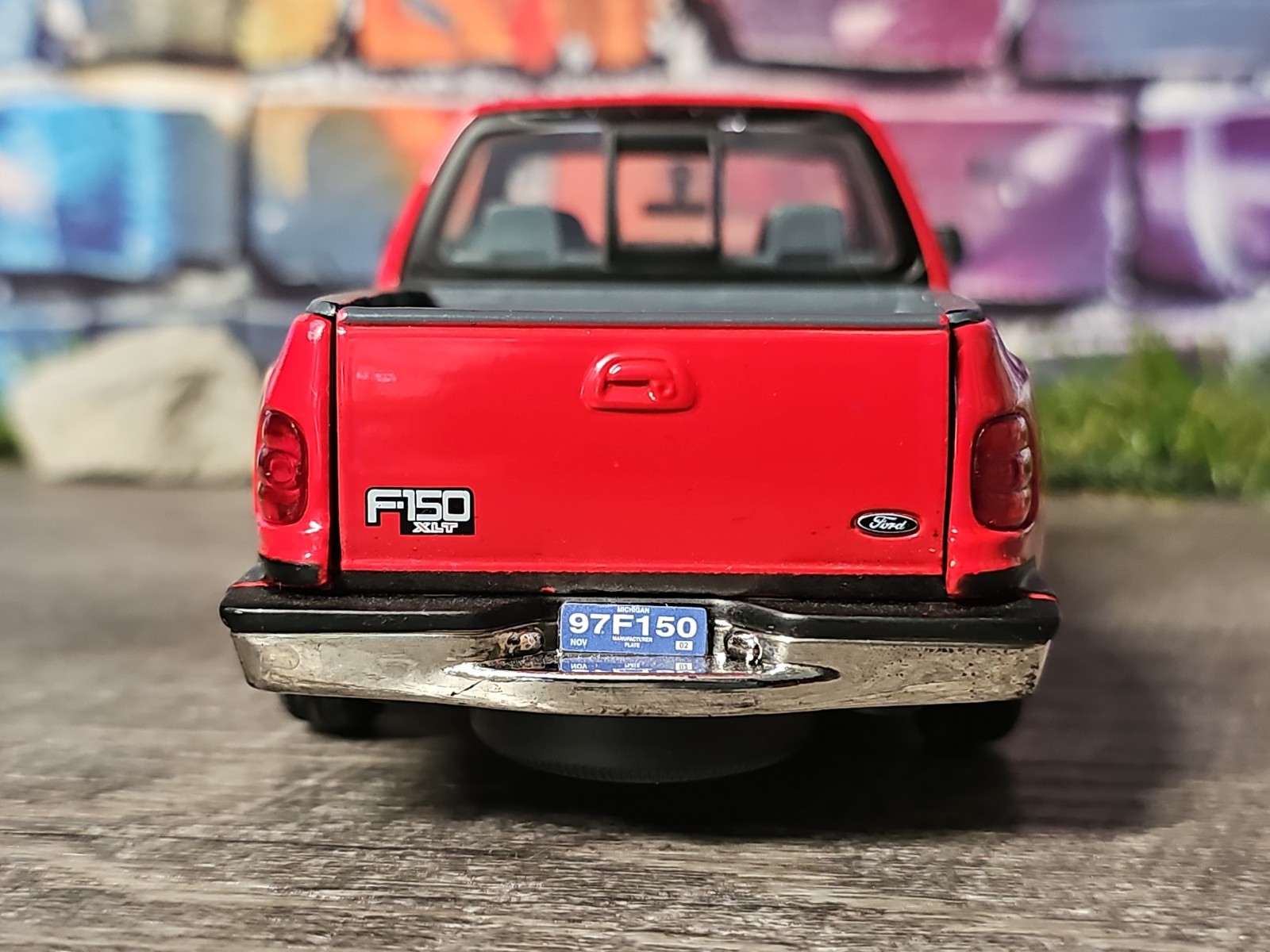 MotorMax 2001 Ford F-150 XLT Flare Side Red 1:24 Diecast Truck NO BOX