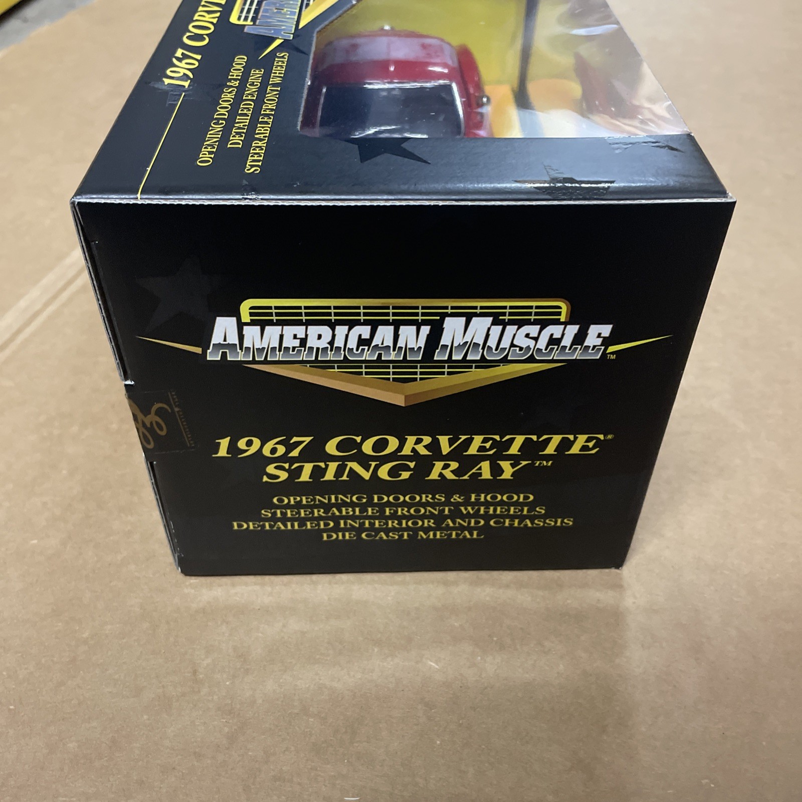 1/18 ERTL/AMERICAN MUSCLE – 1967 CORVETTE STINGRAY [RED/BLACK W/STRIPE]