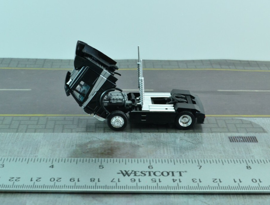 Herpa Mercedes Benz SK Tractor Unit Truck Euro Cargo 1:87 HO Scale (HO5305)