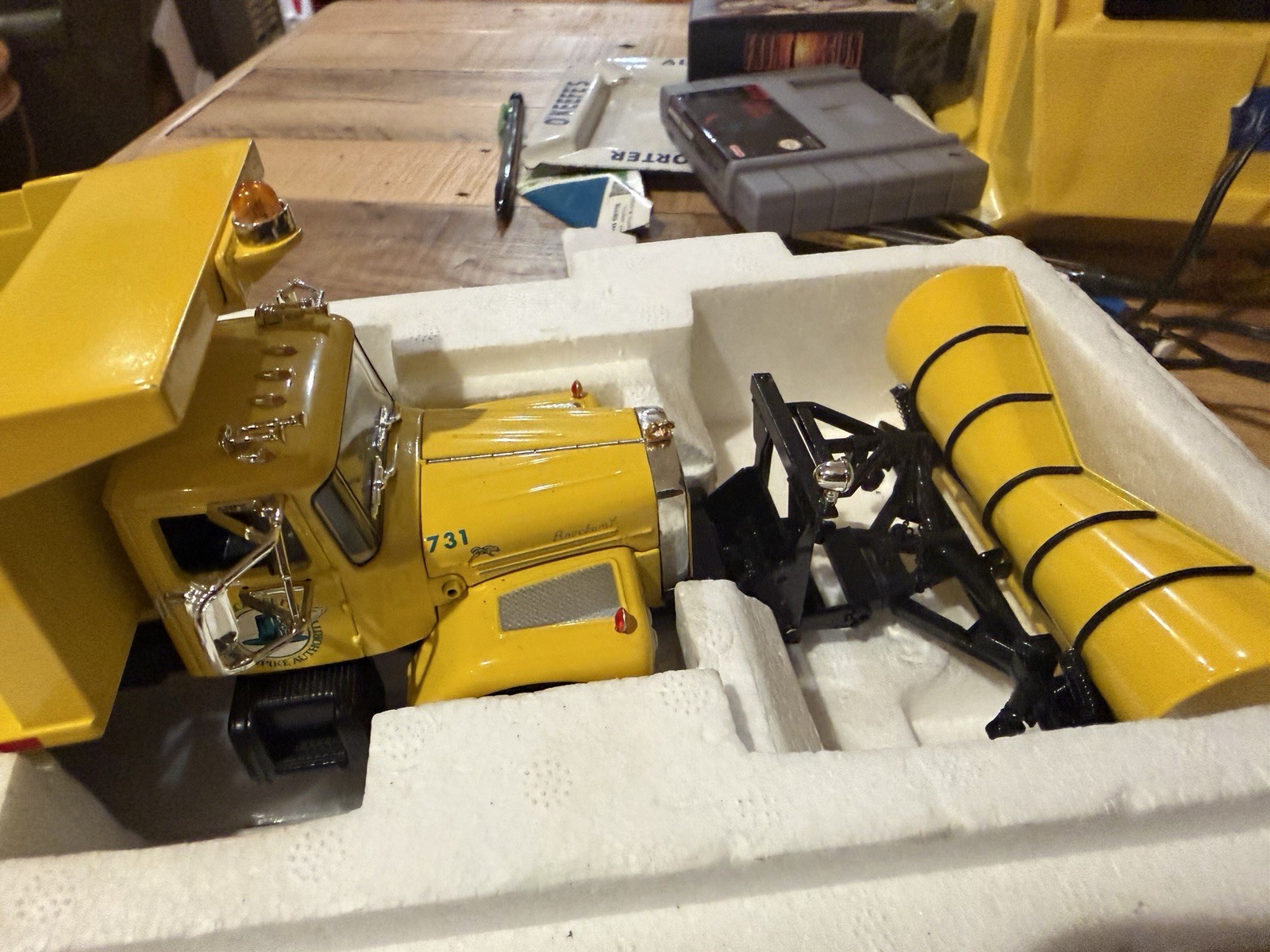 First Gear – Mack Dump – 1/34th Scale – Mass Pike Plow Truck – Rare Arrow Hat