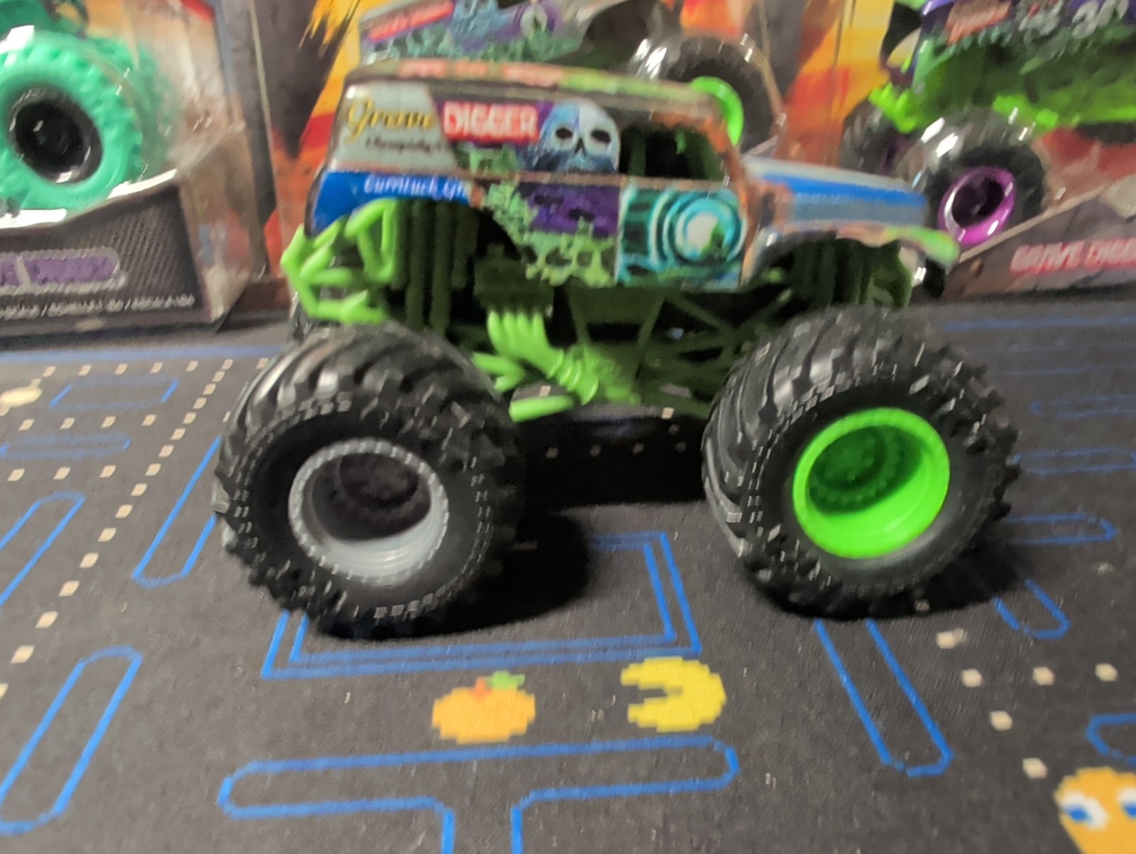 Spin Master Monster Jam PHASED OUT Grave Digger Truck 1:64 Scale