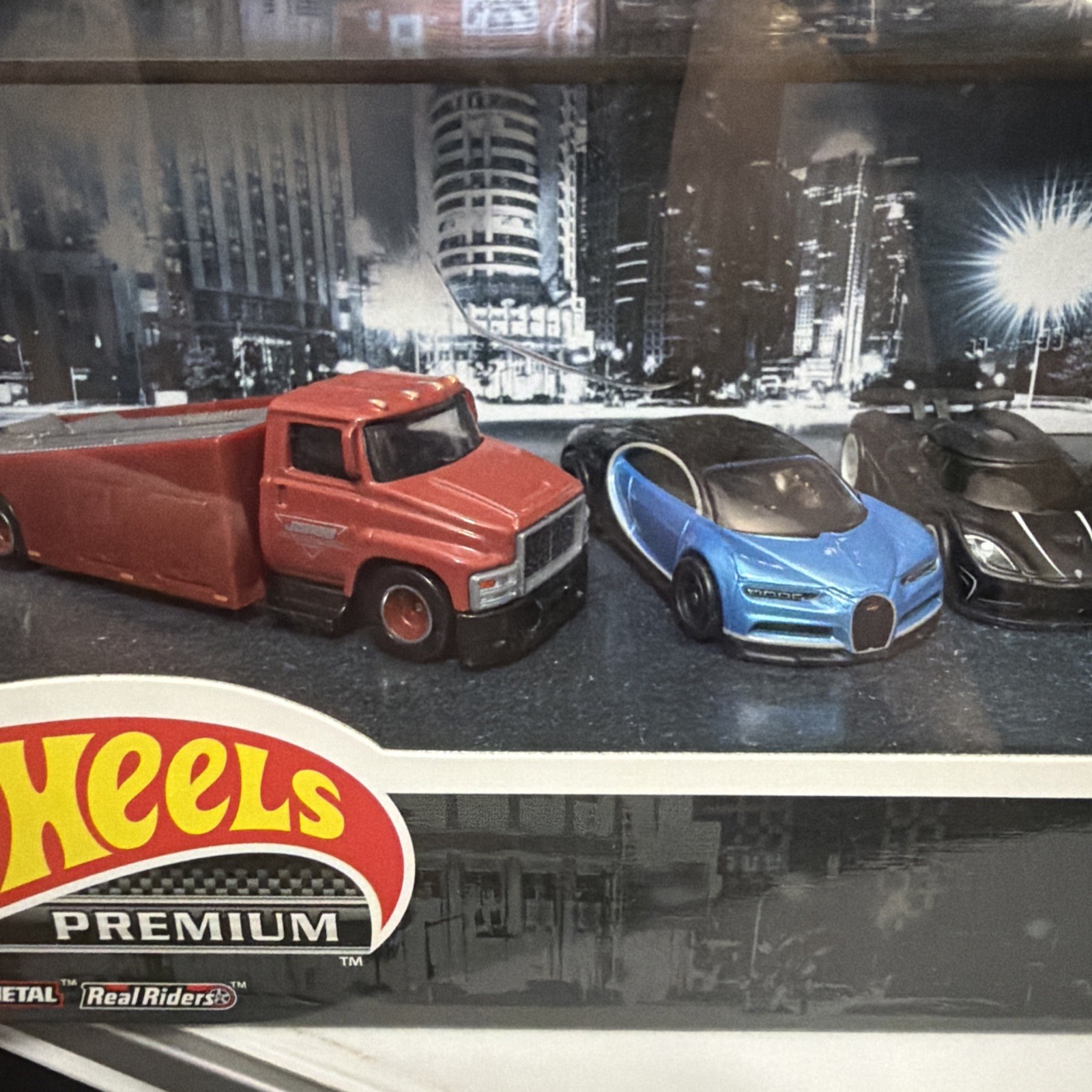 2021 Hot Wheels Premium Diorama Exotics-Carry On-Bugatti-McLaren-Koenigsegg❤️