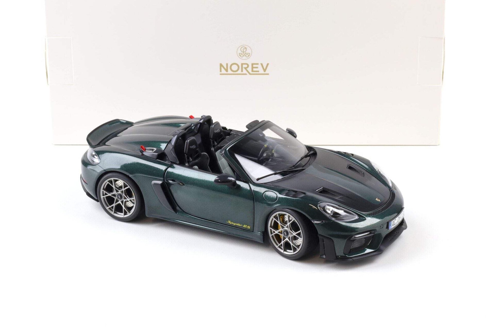 Norev 2023 Porsche 718 Spyder RS w/ Weissach Package Forest Green 1:18 187272