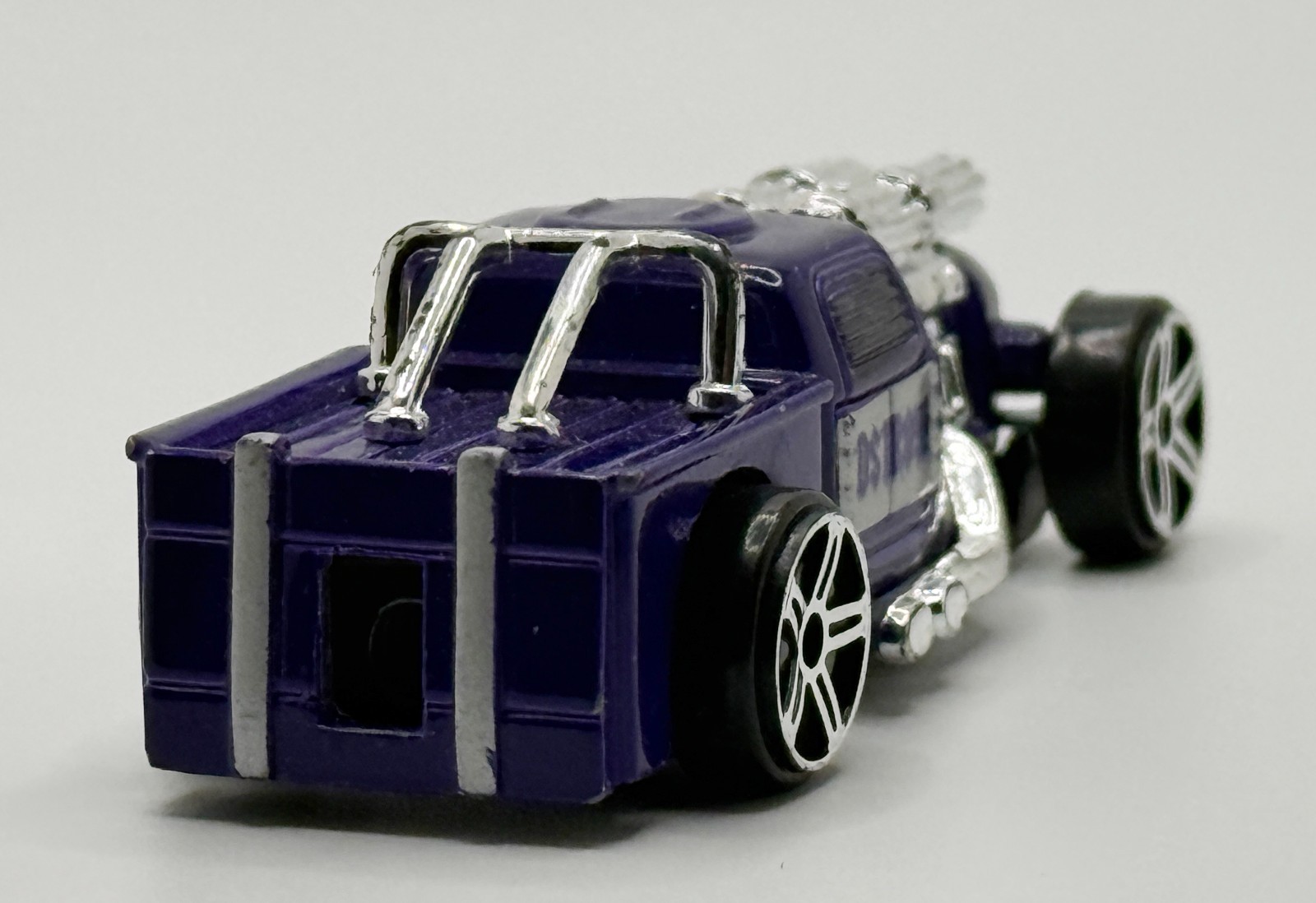 Maisto Leadslinger 1:64 Scale LOOSE Purple