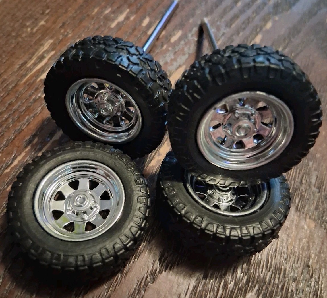 Set Of 1.24 Custom 4×4 Wheels & Tires Replacements Read((Ad Plz))