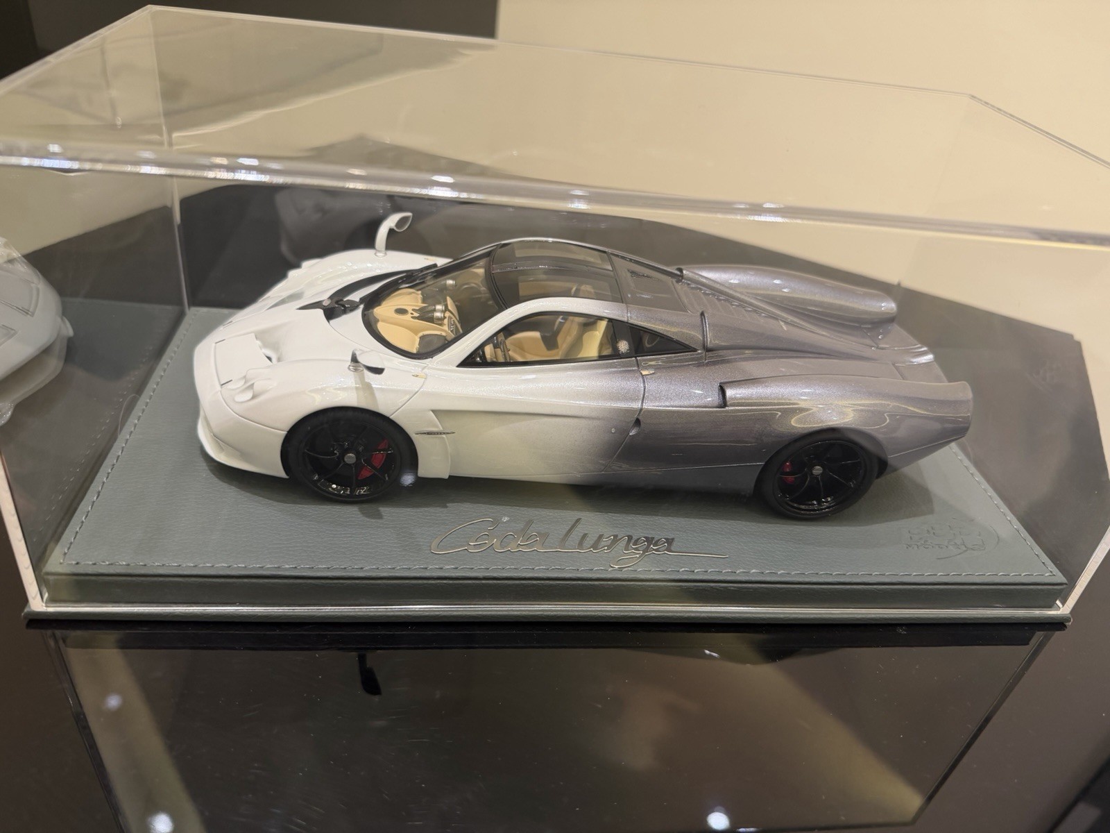 Pagani Codalunga Model BBR 1:18 NEW