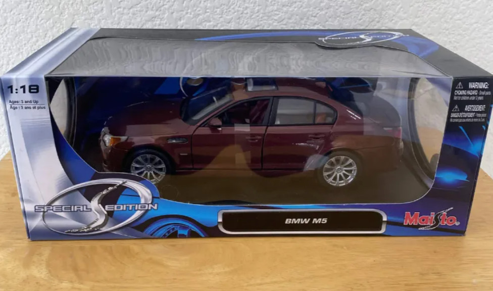 2010 BMW M5 Indianapolis Red Metallic 1/18 Maisto HTF Special Edition