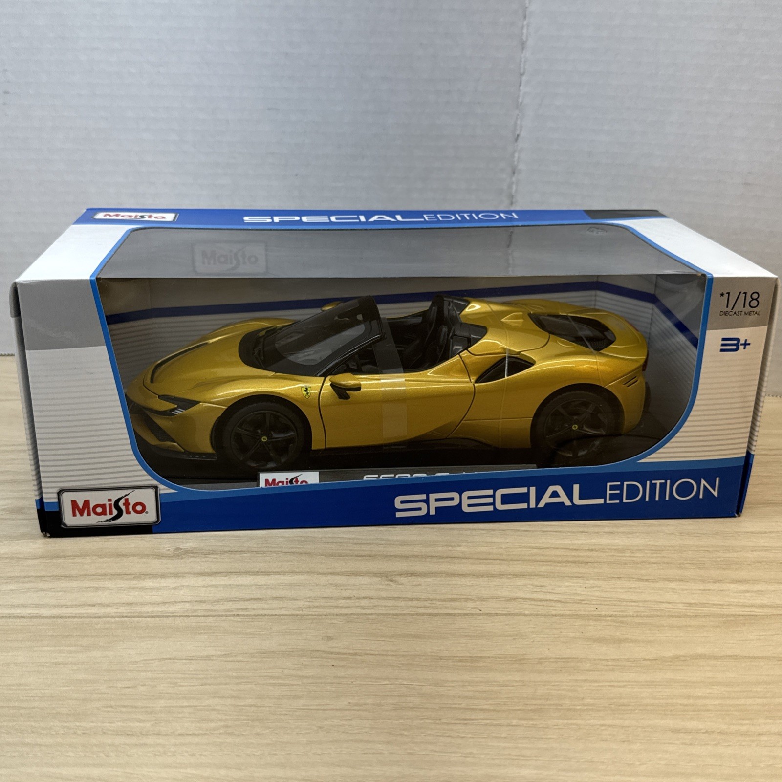Maisto 1:18 Ferrari SF90 Spider Metallic Gold Special Edition Diecast NIB