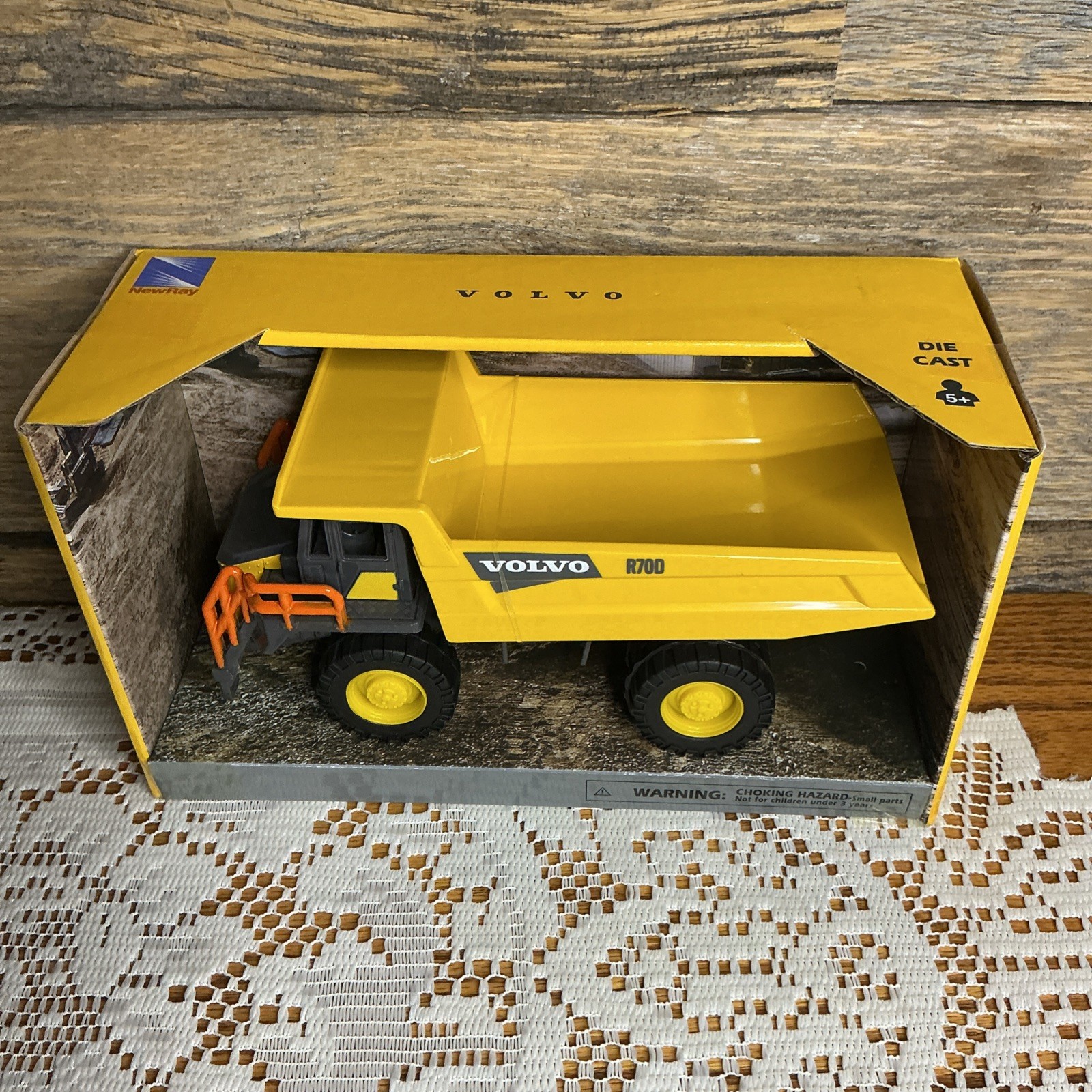 Volvo Dump Truck R70D, Die-Cast and Plastic – Toy Dump Truck Kids