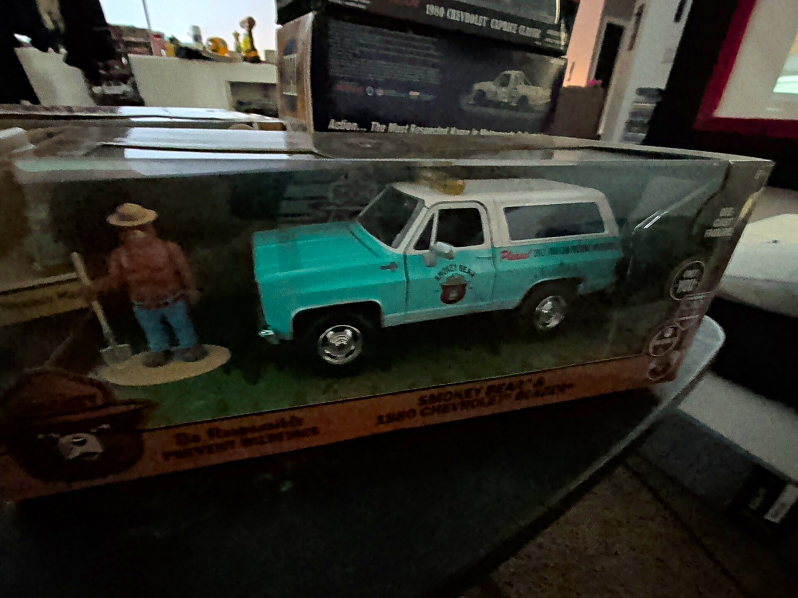 Jada Toys 1980 Chevrolet Blazer Diecast Vehicle w/ Figure Smokey Bear Theme