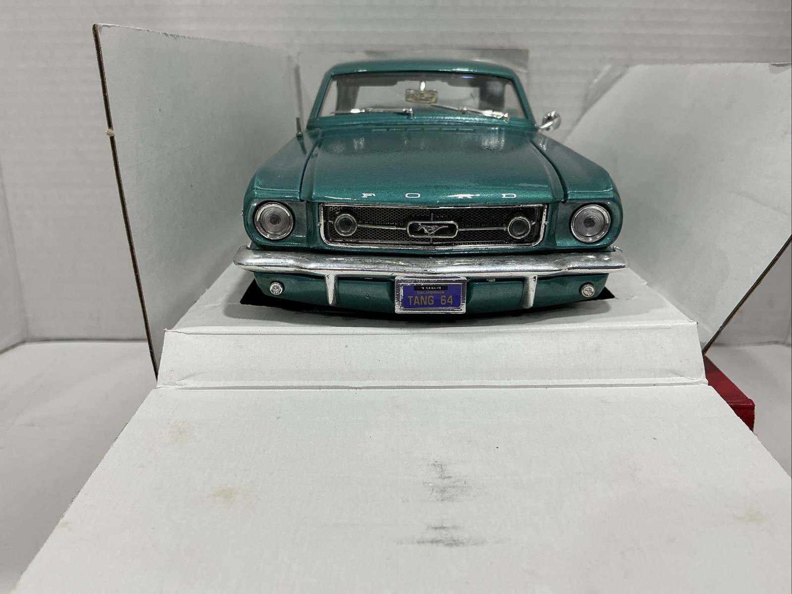 MIRA GOLDEN LINE 1964 1/2 FORD MUSTANG Hardtop 1:18 Scale blue Green ￼