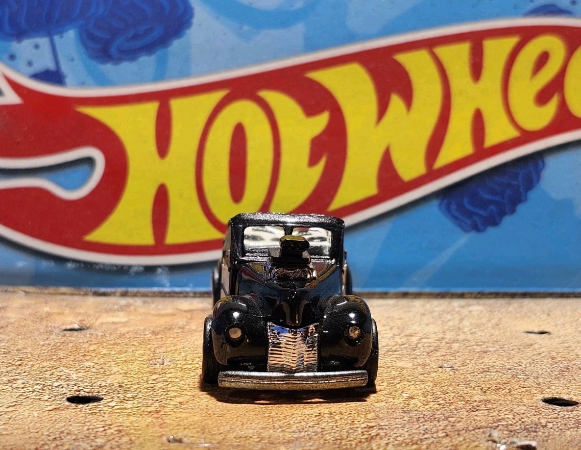 1/64 Custom Made Hot Wheels 40s “Woodie” Panel Delivery Van Black
