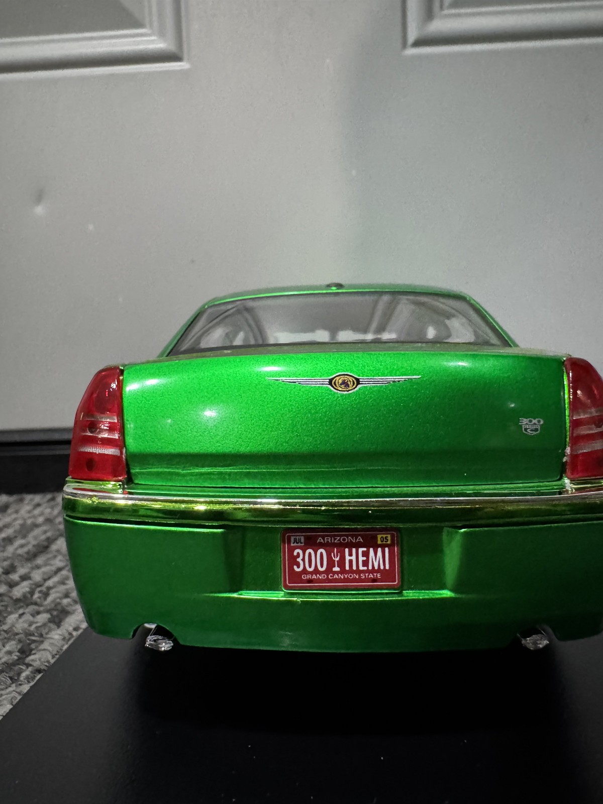 Maisto 1:18 Diecast Special Edition 2005 Chrysler HEMI 300C GREEN NEW IN BOX