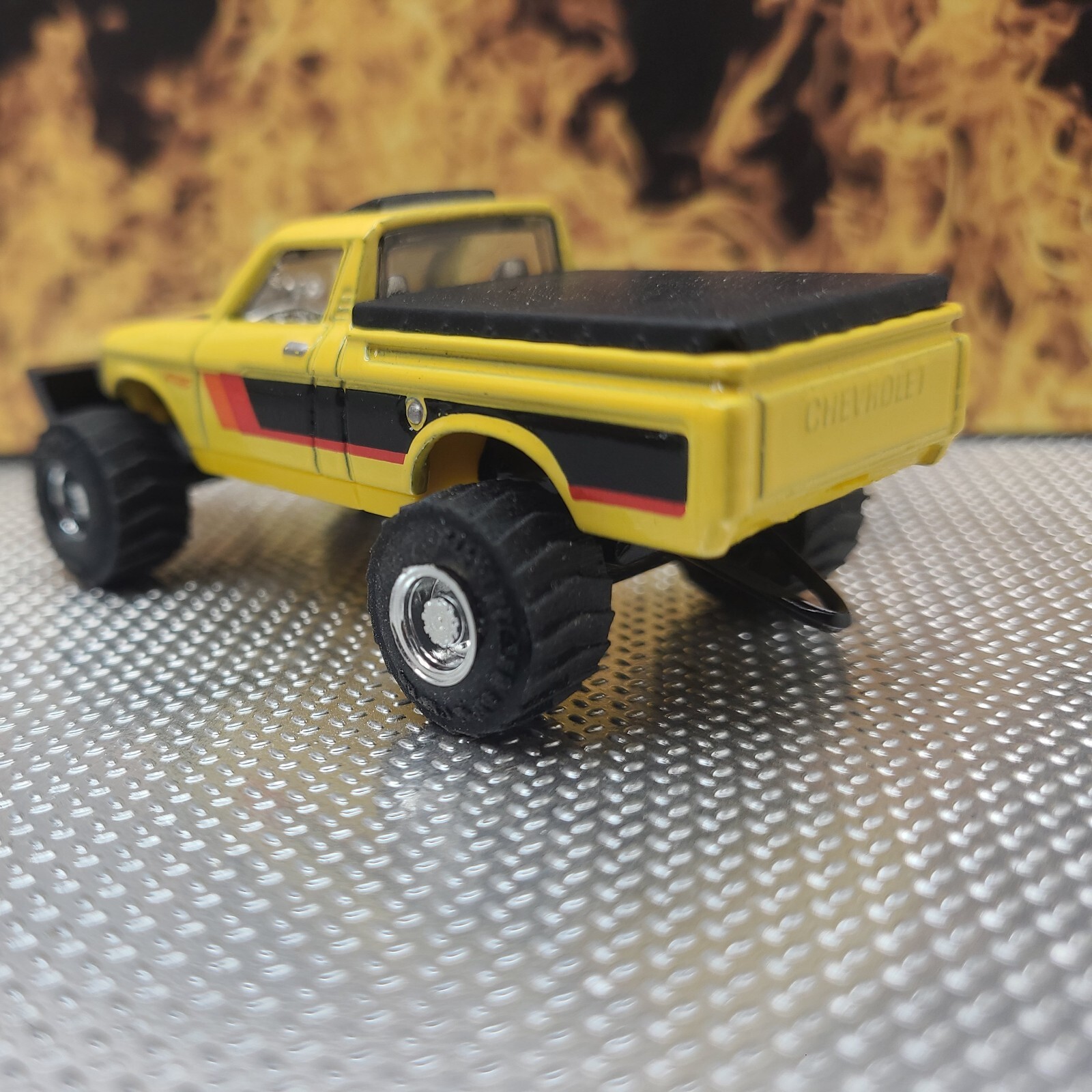 CUSTOM BUILT 1:64 GreenLight Chevy ❤️ 4×4 CHEVEROLET HOTROD PULLING TRUCK puller
