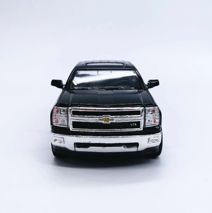 ⚫ Kinsmart 1:46 Scale 2014 Chevrolet Silverado – 5″ Diecast Toy Truck – Black