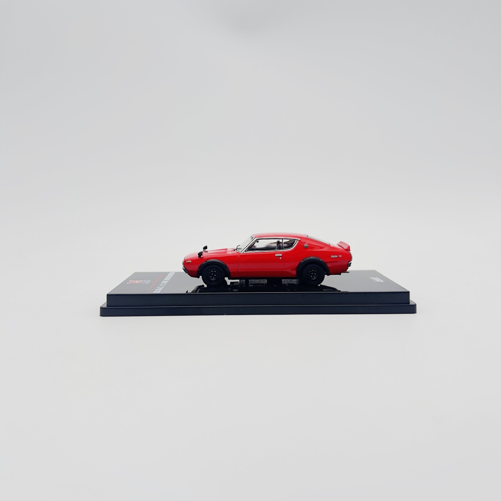 INNO64 1:64 Nissan 2000 GT-R KPGC110 Red