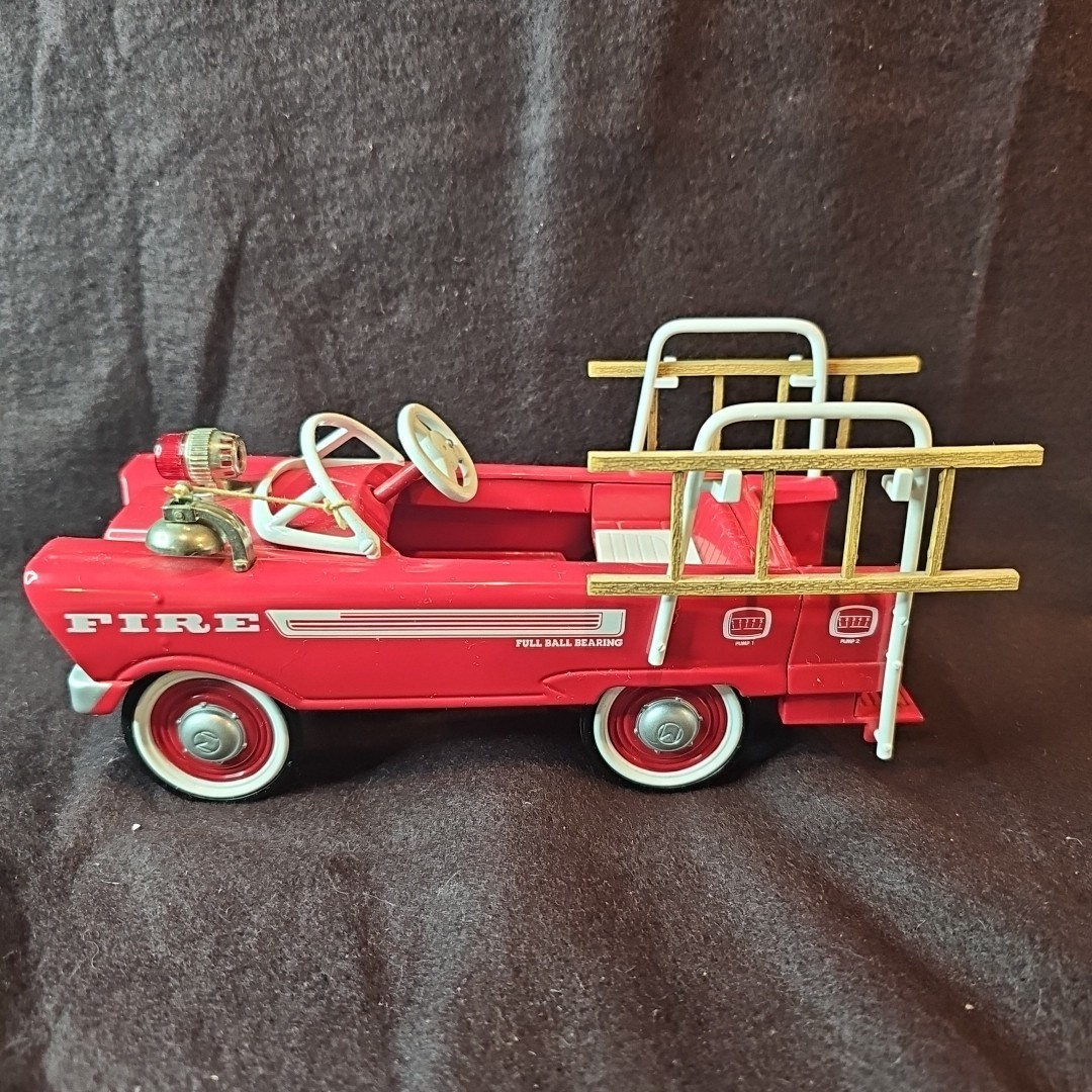 Vtg 1995 Hallmark Kiddie Car Classics 1962 Murray Super Deluxe Fire Truck