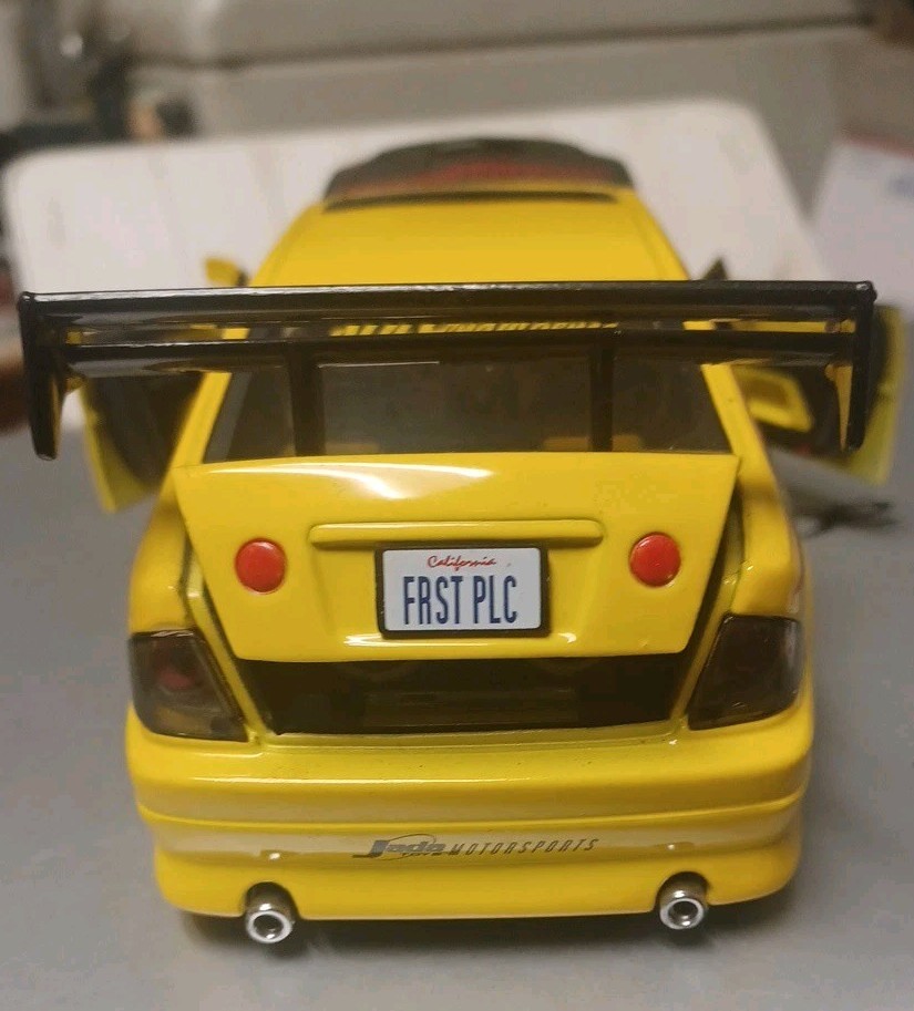 Jada Toys Dub City Import Racer! Lexus IS300 Toyota Altezza Yellow/Black 1/24