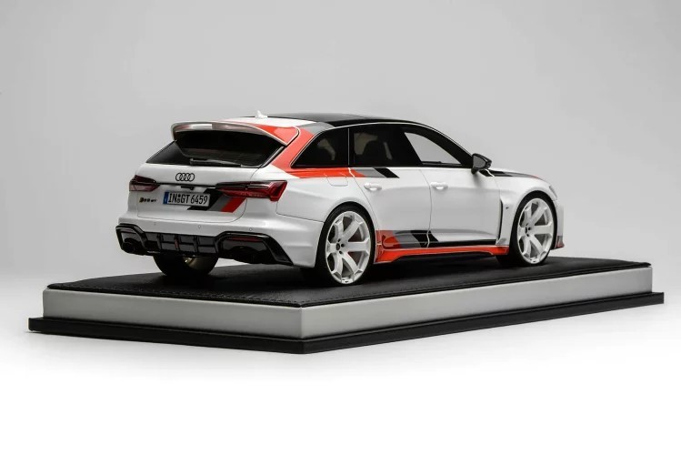 AUDI RS6 Avant GT 2021 Arkona White / Black-Orange Livery 1/18 w/Case MotorHelix