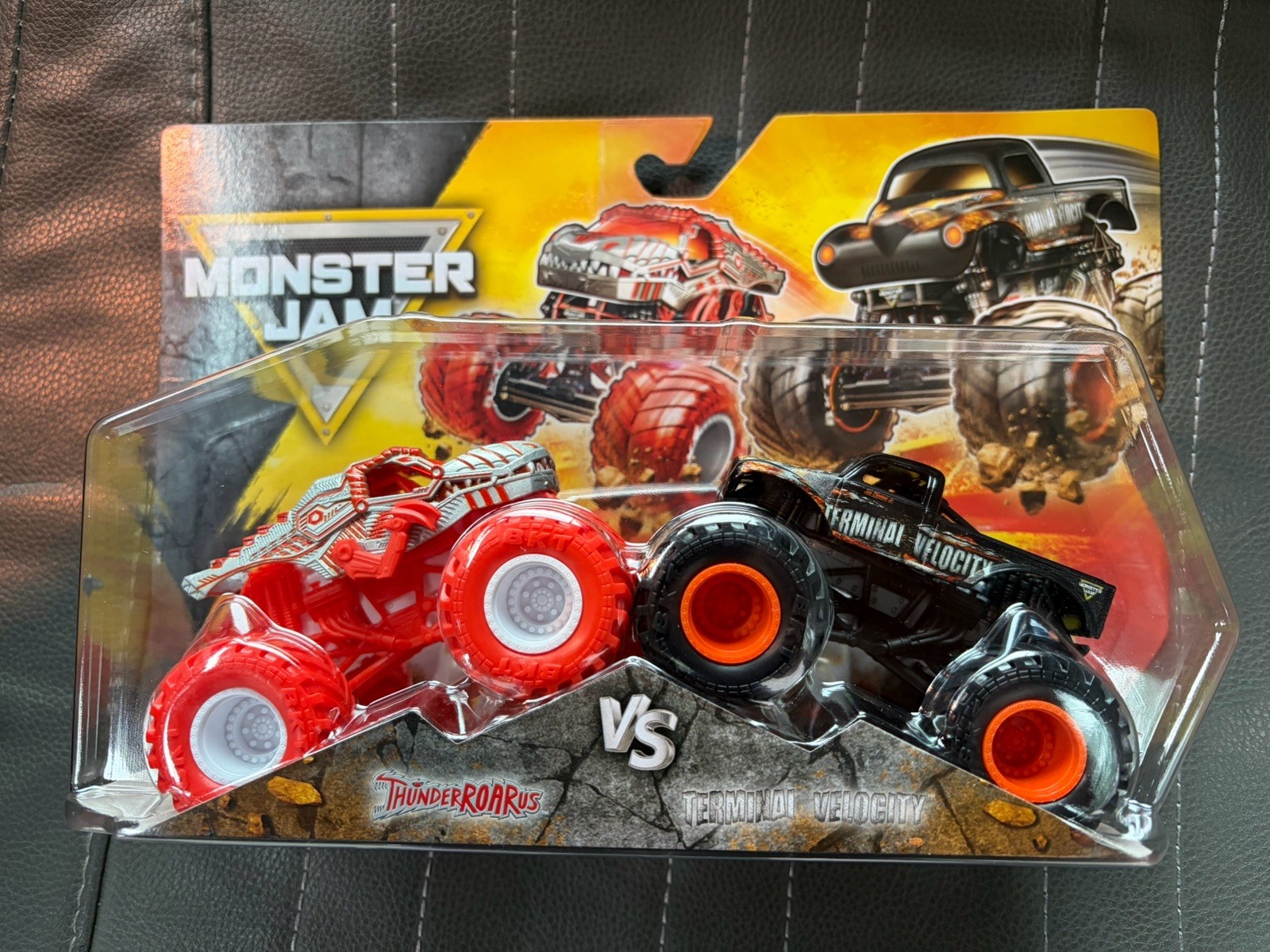 Spin Master Monster Jam THUNDERROARUS vs TERMINAL VELOCITY Series 35 2pk 1/64