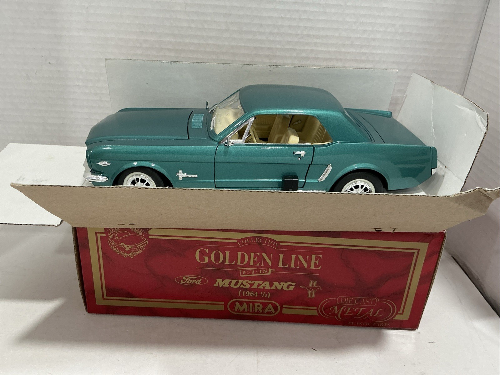 MIRA GOLDEN LINE 1964 1/2 FORD MUSTANG Hardtop 1:18 Scale blue Green ￼