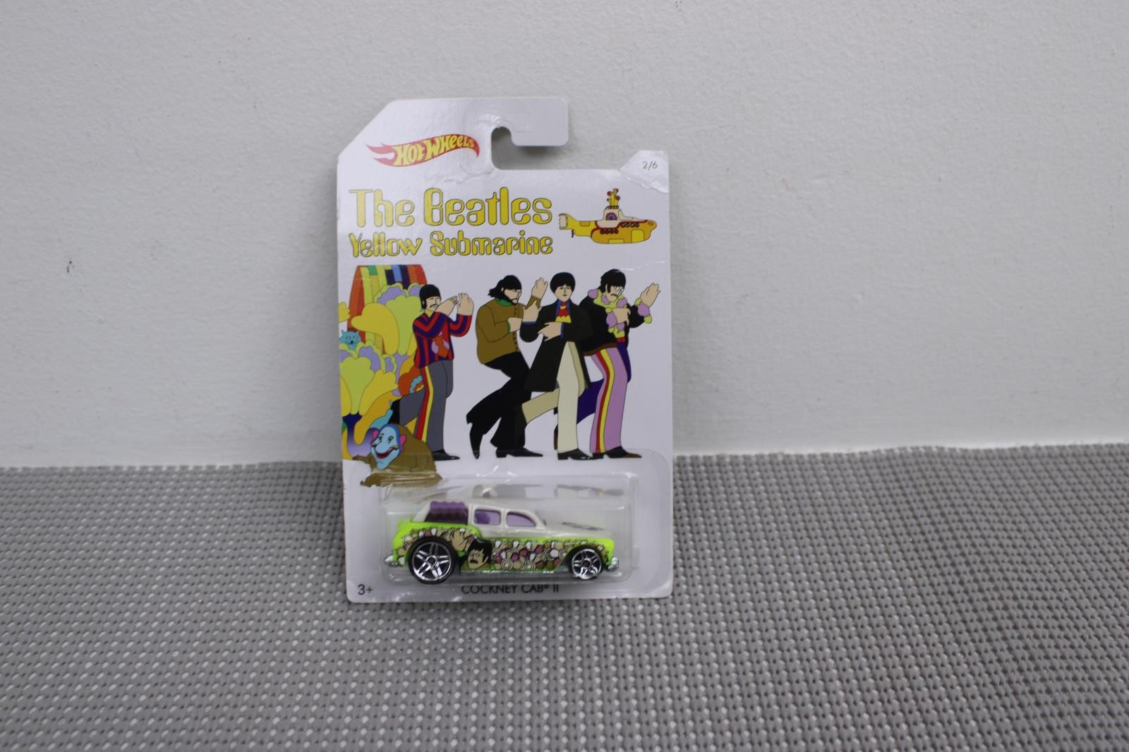 Hot Wheels The Beatles Yellow Submarine Cockney Can 11