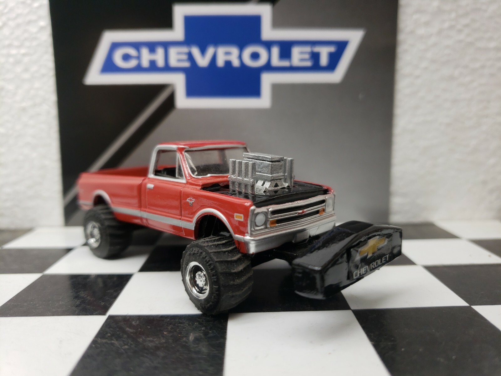 CUSTOM BUILT 1:64 C10 GreenLight 1972 HOT ROD PULLING TRUCK puller CHEVEROLETdcp