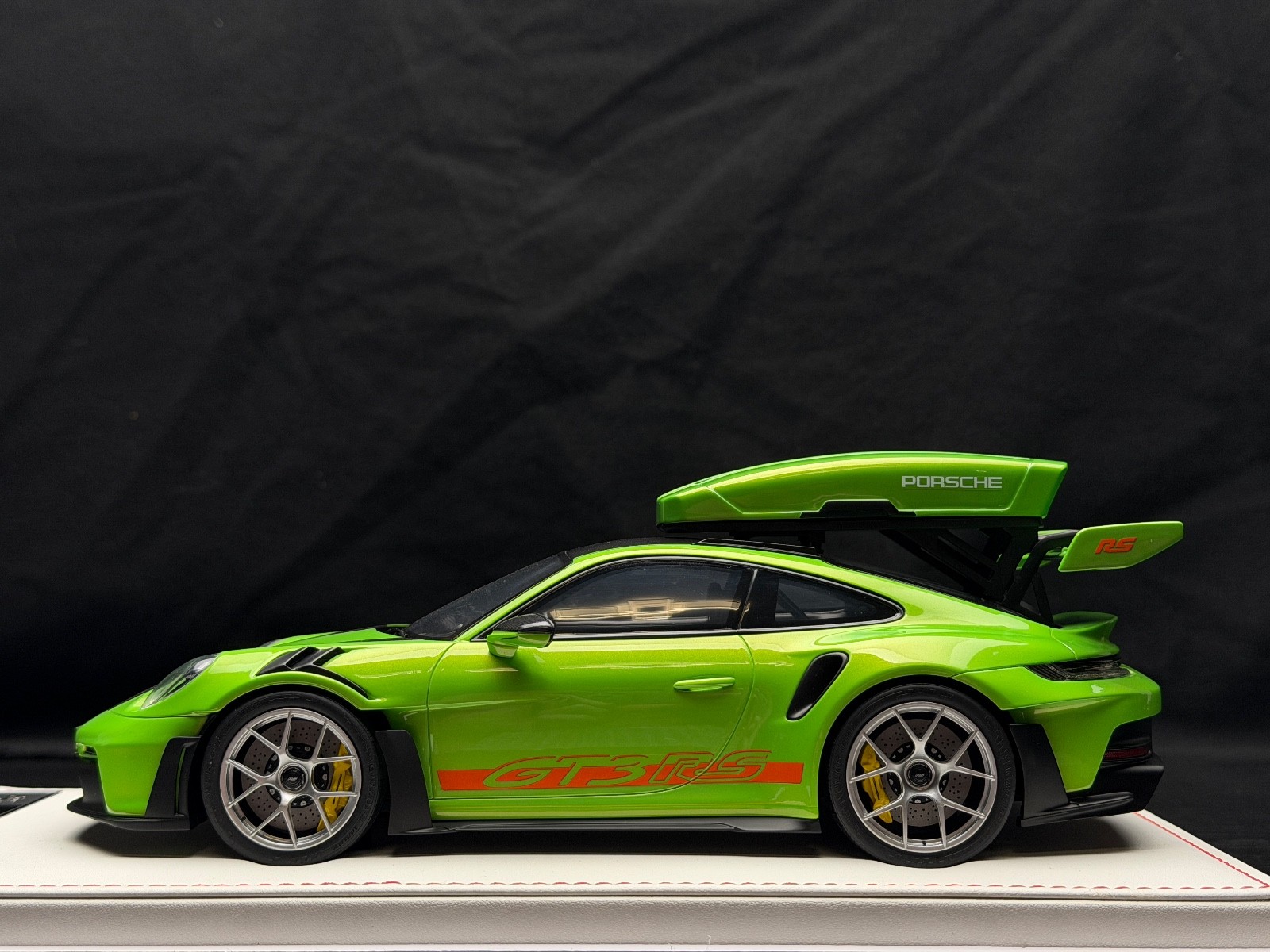 Porsche 911 GT3 RS w/ Roof Rack (Green/ Orange) [IVY Model] 1:18 scale