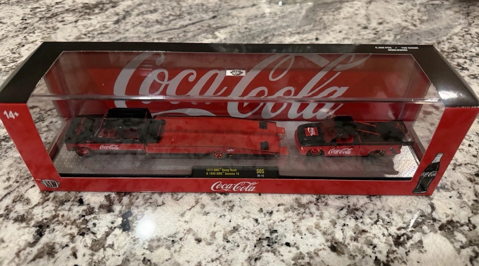 M2 1973 GMC Ramp Truck & 1995 GMC Sonoma 15 Coca Cola 56000-S05 1/64 CHASE